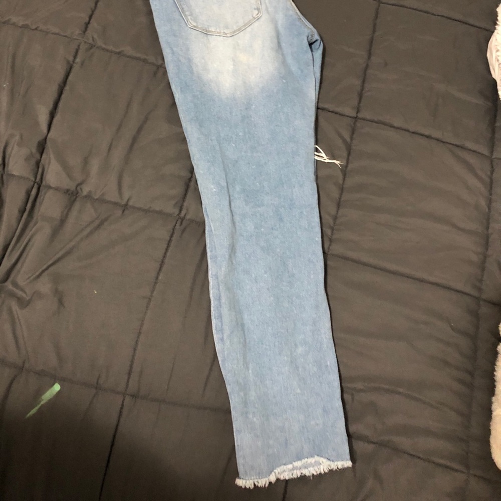 Ripped Jeans - Picture 4 of 5